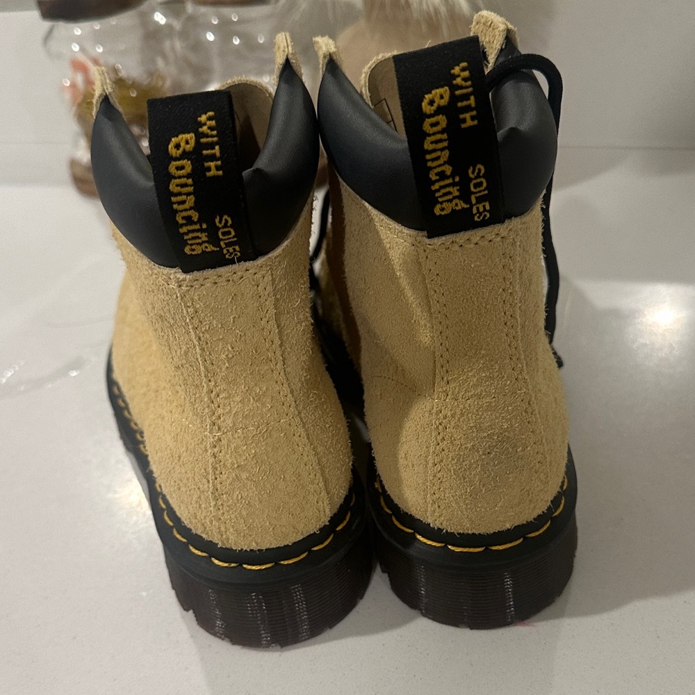 Dr. Martens Tan Ankle Boots NWT - Picture 3 of 5